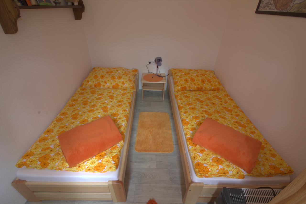 Orange House Lodge Kladenske Rovne
